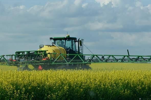 JOHN DEERE R 4038 (штанга 36.6 м) купить в Украине: характеристики